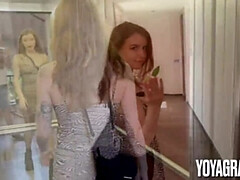 Arschlecken, Flashen, Natürlichen titten, Pov, Öffentlich, Muschi, Arsch lecken, Tätowierung