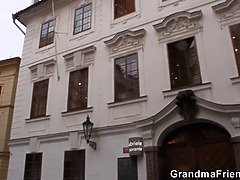 フェラチオ, チェコ, お婆さん, 毛深い, 熟年, 叫ぶ, 三人