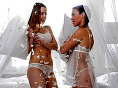 Puppe, Fingern, Lesbisch, Lingerie, Masturbation, Muschi, Rasiert, Jungendliche (18+)