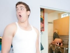 Bad, Grosse titten, Geschnappt, Hundestellung, Handjob, Masturbation, Jungendliche (18+), Spanner