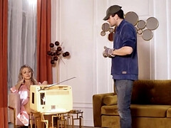 Grosser schwanz, Blondine, Blasen, Tschechisch, Handjob, Absätze, Reif, Strümpfe