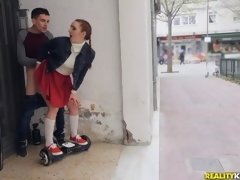 Gros cul, Sucer une bite, En levrette, Poilue, Branlette thaïlandaise, Rousse roux, Élève, Nénés