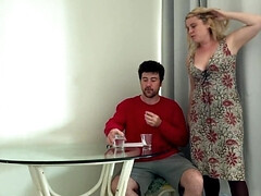 Rubia, Mamada, Semen en la boca, Familia, Divertido, Madres para coger, Mamá, Madrastra