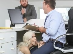 Blond, Hondjeshouding, Handbeurt, Likken, Kut duiken, Mager, Tiener, Tieten likken