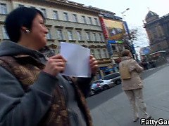 Gros seins, Sucer une bite, Brunette brune, Femme couguar, Gorge profonde, Masturbation, Mère que j'aimerais baiser, Belle mère