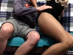 Kinderhüterin, Familie, Hardcore, Hd, Strumpfhose, Spion, Jungendliche (18+), Titten