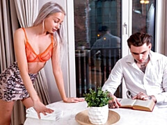 Grote kont, Grote lul, Blond, Pijpbeurt, Hondjeshouding, Flexibiel, Tiener, Tieten likken