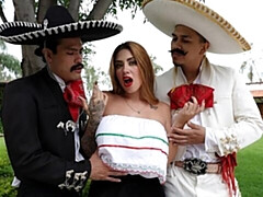 Gros cul, Grosse bite, Gros seins, Blonde, Sucer une bite, En levrette, Mère que j'aimerais baiser, De plein air