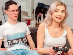 Cul, Blonde, Sucer une bite, En levrette, Branlette thaïlandaise, Élève, Jupe, Adolescente