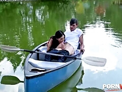 Grosse titten, Blasen, Braunhaarige, Hardcore, Lesbisch, Flotter dreier