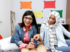 18 jahre, Arabisch, Blasen, Frau frau mann, Erstes mal, Handjob, Schüchtern, Flotter dreier