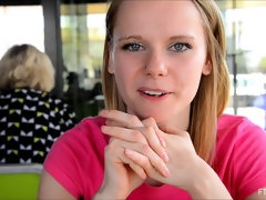 Nahaufnahme, Kleid, Extrem, Absätze, Masturbation, Orgasmus, Öffentlich, Unter dem rock