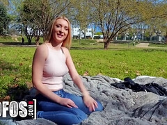 Grote lul, Grote mammen, Blond, Pijpbeurt, Lul, Natuurlijke tieten, Buiten, Rijden