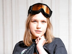 Amateur, Gros cul, Masturbation, Seins naturels, Rasée, Solo, Dénudage, Nénés