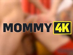 Blondine, Betrug, Geile alte tussi, Mutti, Monster, Verführt, Strümpfe, Titten