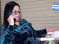 Анальный секс, Большая жопа, Большие сиськи, Минет, Брюнетки, Пальцем