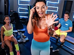 18 jahre, Grosser arsch, Grosser schwanz, Blasen, Hundestellung, Orgie, Jungendliche (18+), Titten