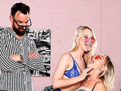 Kont, Pijpbeurt, Hondjeshouding, 1 man 2 vrouwen, Handbeurt, Ondergoed, Trio, Tieten likken