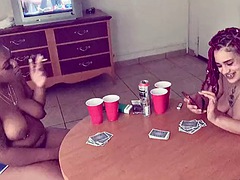 Mooie dikke vrouwen, Man die toekijkt, Zwart, Interraciaal, Latijnse vrouw, Lesbisch, Moeder die ik wil neuken, Trio