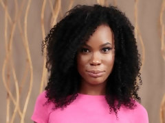 Noire, Sucer une bite, Noir ébène, Branlette thaïlandaise, Interracial, Embrassement, Dénudage, Adolescente