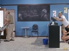おもらし, ブロンド, フェラチオ, イく瞬間, バック, 顔射, 淫乱熟女, 剃毛