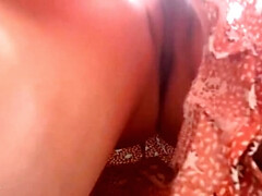 Asiatisch, Bus, Kleid, Fingern, Masturbation, Nackt, Zierlich, Solo