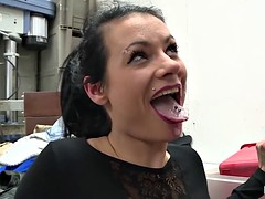Blasen, Braunhaarige, Spermaladung, Aufs gesicht abspritzen, Deutsch, Masturbation, Piercing, Strümpfe