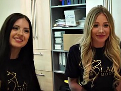 69, Lécher le cul, Blonde, Brunette brune, Tir de sperme, Mamie, Hard