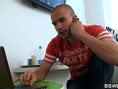 美人, ブロンド, フェラチオ, イマラチオ, 手コキする, 淫乱熟女, 母, 義母