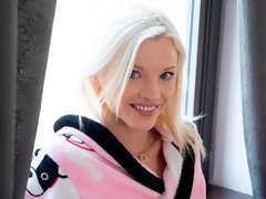 Cul, En levrette, Doigter, Béant, Branlette thaïlandaise, Rasée, Dénudage, Adolescente