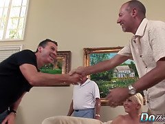 Arsch, Grosse titten, Blondine, Blasen, Gehörnter ehemann, Milf, Schreiend, Ehefrau