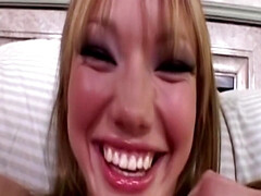Grote mammen, Blond, Pijpbeurt, Sperma shot, Lul, Vingeren, Tieten likken