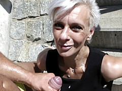 Grosser schwanz, Blasen, Auto, Fingern, Handjob, Im freien, Öffentlich, Hure