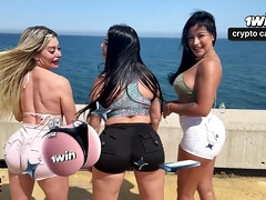 Gros cul, Gros seins, Sucer une bite, Queue, 2 femmes 1 homme, Fille latino, Rugueux, Plan cul à trois