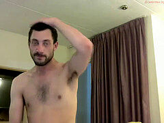 In den arsch, Grosser schwanz, Freund, Braunhaarige, Erstes mal, Selbstgemacht, Hotel, Arsch lecken