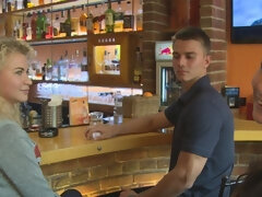 素人, ブロンド, フェラチオ, フォアサム, 手コキする, ハメ撮り, 公共, ティーン