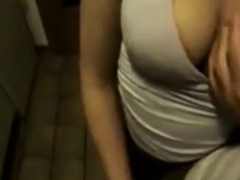 Amateur quickie in the kitchen
