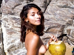 18 jaar, Latijnse vrouw, Klein, Alleen, Tiener