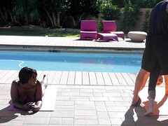 Aziatisch, Grote lul, Grote mammen, Pijpbeurt, Hondjeshouding, Homo, Roodharige vrouw, Tatoeage