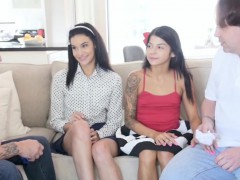 Sucer une bite, Brunette brune, En levrette, Groupe, Hd