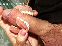 Leie, Grosse titten, Aufs gesicht abspritzen, Familie, Oma, Behaart, Taboo, Tittenfick