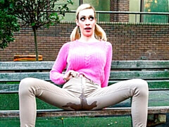 ブロンド, イギリス人, カワイイ, フェティッシュ, 露出狂, 公共, 濡れ