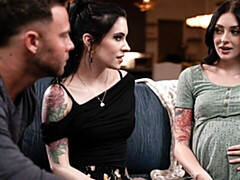 18 jahre, Grosser arsch, Grosse titten, Blasen, Hundestellung, Frau frau mann, Dürr, Jungendliche (18+)