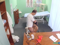 Amateur, Sucer une bite, Médecin, Doigter, Infirmière, Bureau, Pov, Voyeur