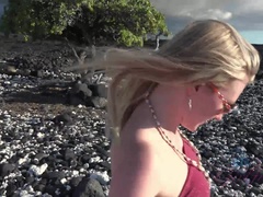 Amateur, Playa, Corrida, Masturbacion con pies, Pajear, Besar, Público, Mojado