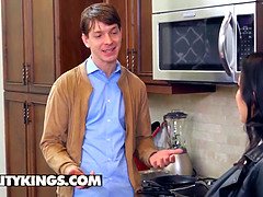 Grosser schwanz, Blasen, Kehlenfick, Hd, Öl, Muschi, Schreiend, Nass