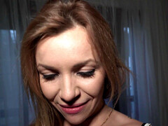 Grosse titten, Blondine, Blasen, Hundestellung, Piercing, Sperma, Schlucken, Tätowierung