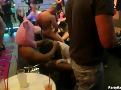 デカチン, 黒人, ブロンド, 衣服着たままセックス, チン, 手コキする, ハードコア, ストッキング