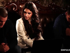 Corridas, Dominacion femenina, Penetracion con dedos, Pajear, Hd, Besar, Gritar, Trio