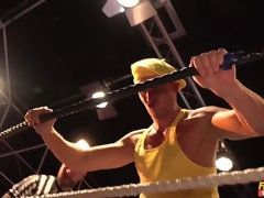 Lécher le cul, Tir de sperme, En levrette, Faciale, Bâillonner, Léchez, Chatte, Fessée